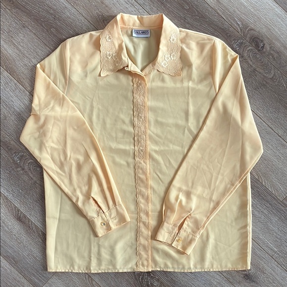 VINTAGE peach Button Down Shirt with Dress Collar scallop hem sz 12 - Picture 6 of 10